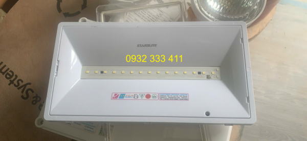 ĐÈN PHA KHẨN CẤP KHO LẠNH STARSLITE 8W SLE-IP65