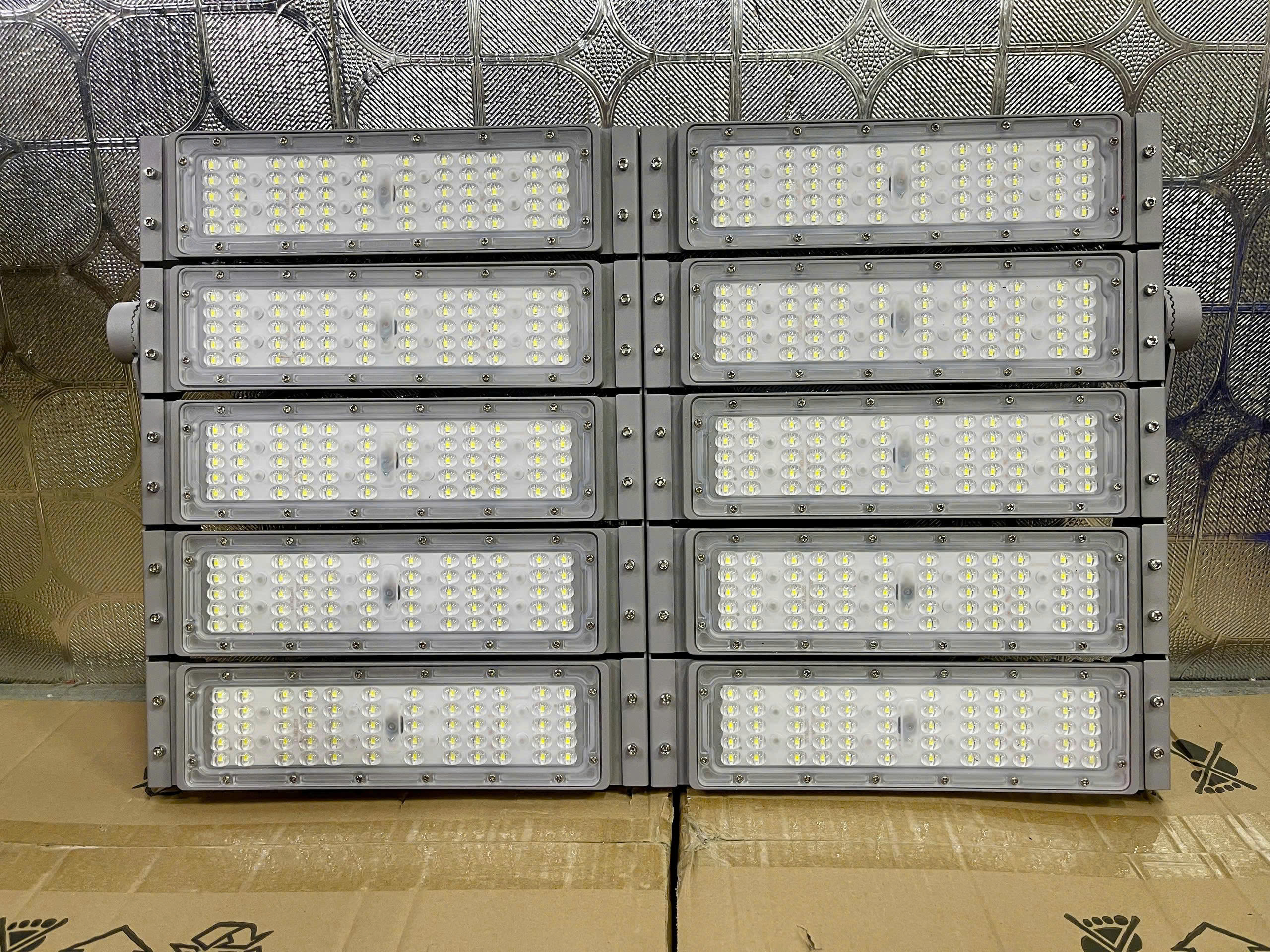 z7343590956585_3f211f3e514bf8a68aab783f3ae4ee7c ĐÈN PHA LED MODULE MD-50W-1000W